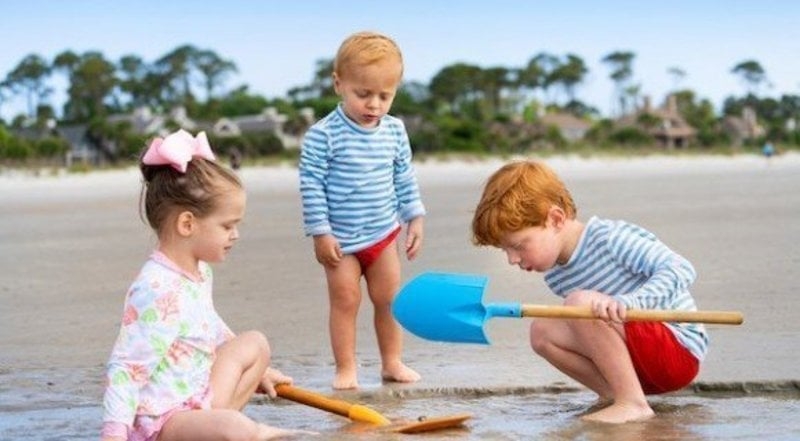 The Ultimate Family Escape - BWFpbi9pbWFnZXMvcGQtYmVhY2hfa2lkcy1jcmFiLmpwZw%3D%3D.jpeg